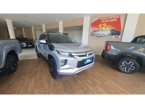 MITSUBISHI L200 TRITON 2.4 16V TURBO DIESEL SPORT GLS CD 4P 4X4 AUTOMÁTICO MITSUBISHI L200 TRITON 2.4 16V TURBO DIESEL SPORT GLS CD 4P 4X4 AUTOMÁTICO